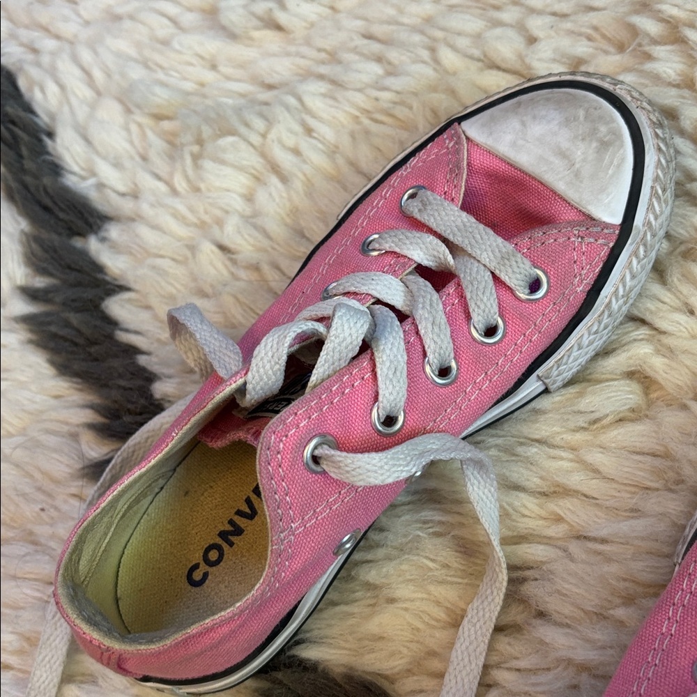 Pink Converse - Picture 17 of 17